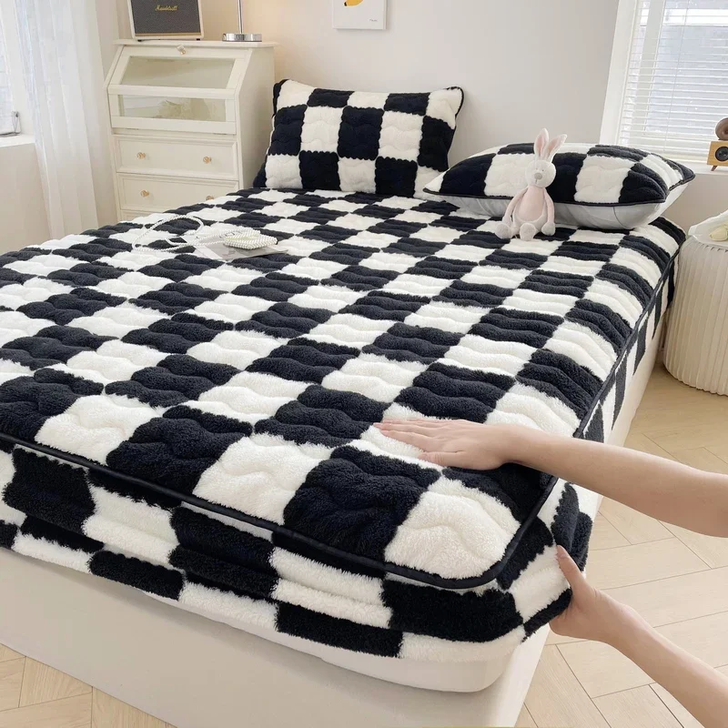 WASART Soft warm plush mattress protector cover winter couple 2 people black white plaid elastic fitted sheet bed protection pad
