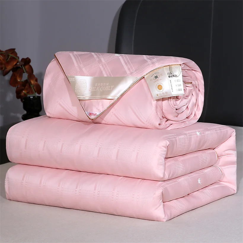 High End 100% Natural Mulberry Silk Quilt Autumn Winter Warm Queen King Size Blanket with 100% Cotton Shell Soft Silk Comforter